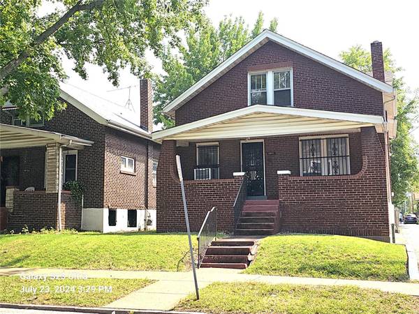 4892 Anderson AVE,  St Louis,  MO 63115