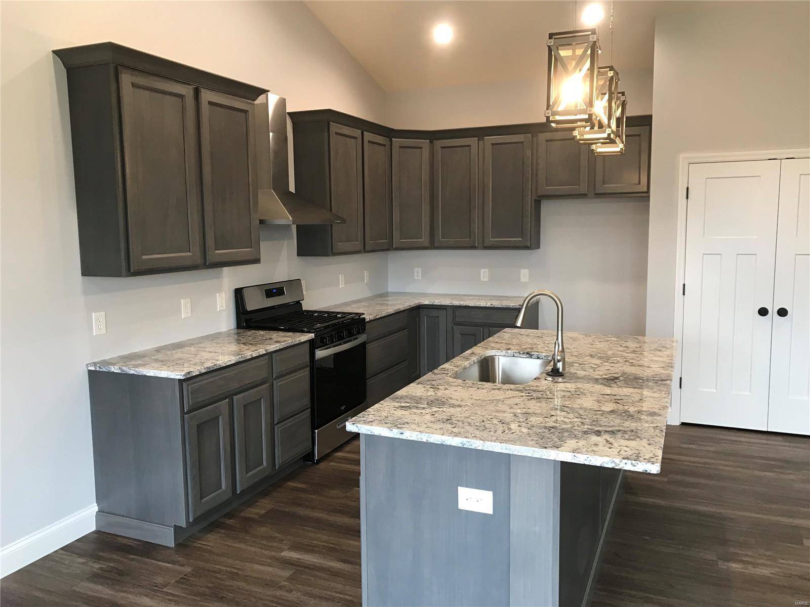 Festus, MO 63028,1706 Scenic DR