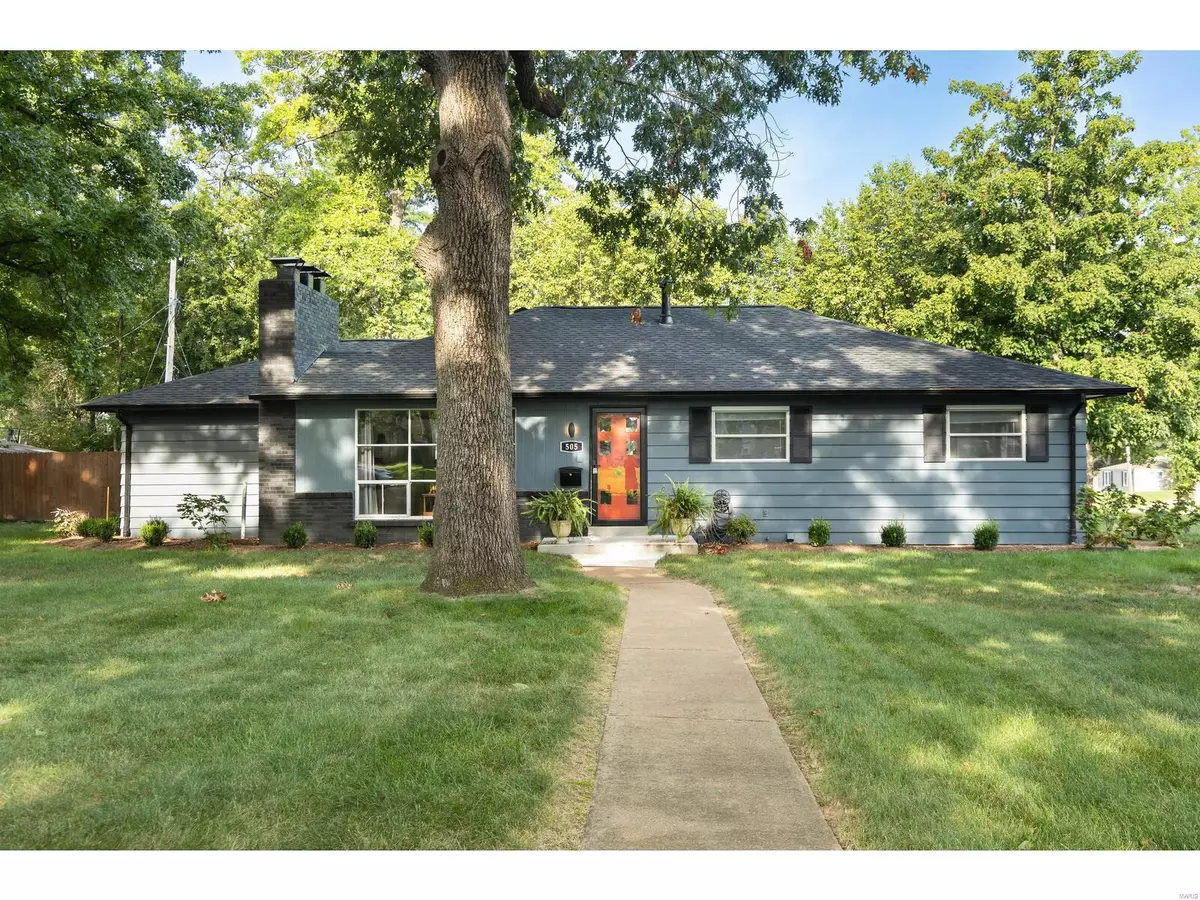 Kirkwood, MO 63122,505 S Geyer