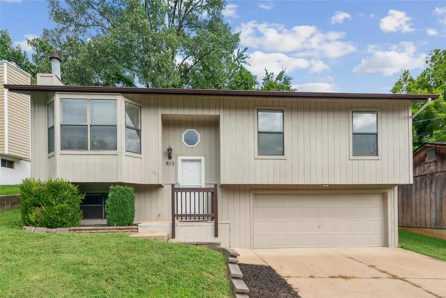 815 Country Brook LN, Imperial, MO 63052