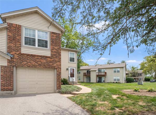 763 Sugar Glen DR #4,  St Peters,  MO 63376