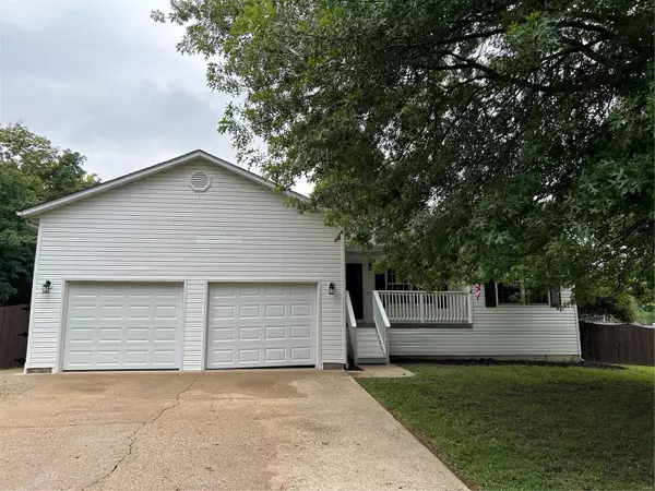 523 Sonya LN, Sullivan, MO 63080