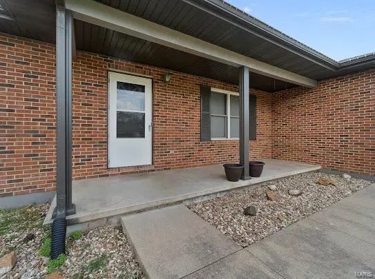 Montgomery City, MO 63361,104 N Meadow Ln