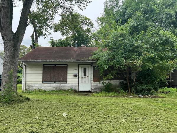 13 Marilyn LN, Cahokia Heights, IL 62206
