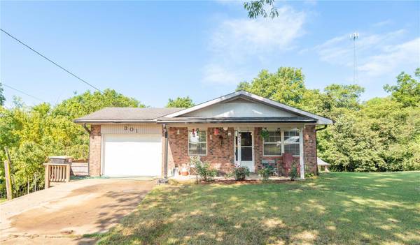 301 2nd ST, Doniphan, MO 63935