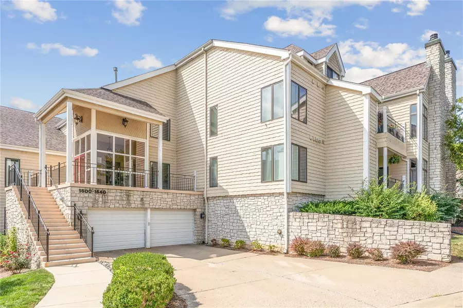 1620 Lake Knoll DR #1I, Lake St Louis, MO 63367