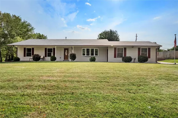 2516 Spring Valley DR, St Peters, MO 63376