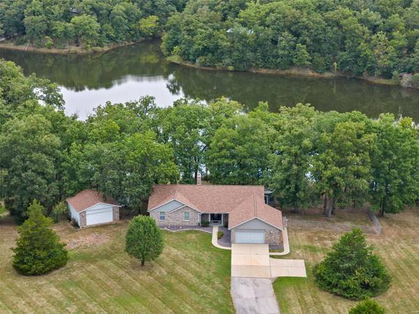 26047 Lake Run DR,  Warrenton,  MO 63383