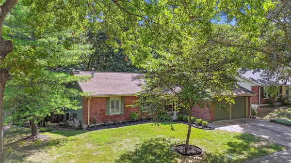 878 Totem Woods CT,  Manchester,  MO 63021