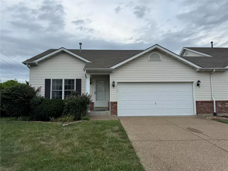 10 Deer Grove DR, St Peters, MO 63376