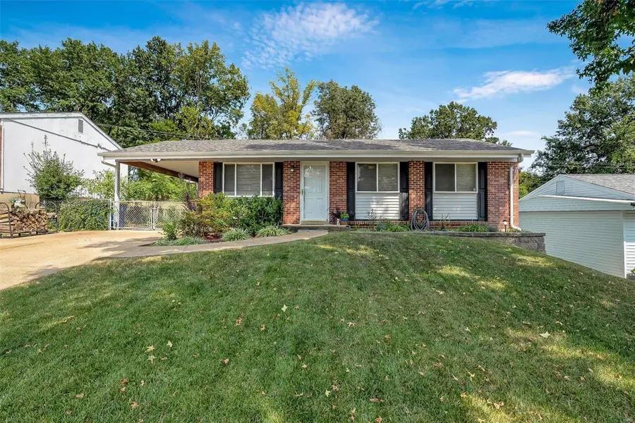 2329 Viminal CT, Fenton, MO 63026