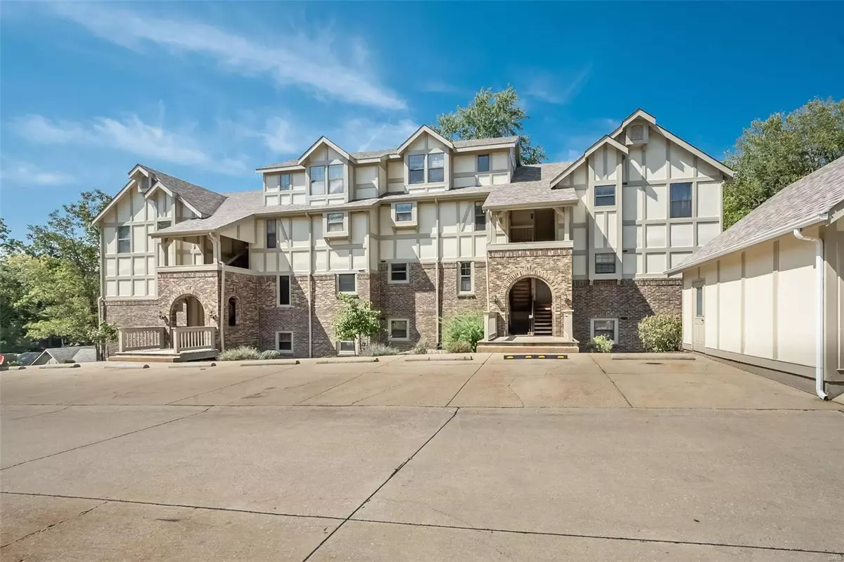 Maryland Heights, MO 63043,2307 Yosemite Park CT #F