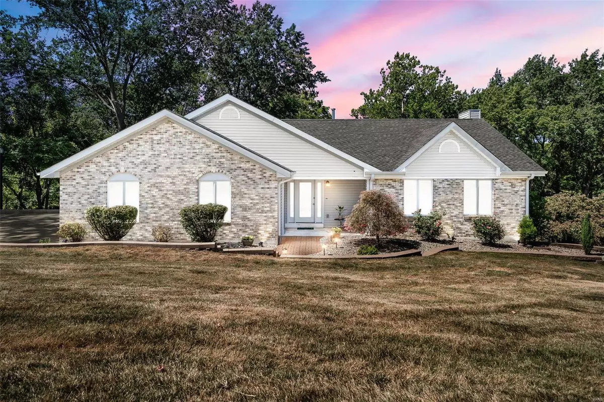 St Peters, MO 63376,6 Sunset LN