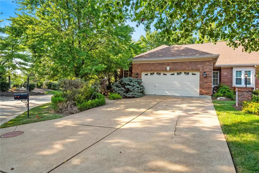 12365 Courtyard Lake DR, St Louis, MO 63127