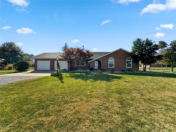 4747 State Route 159, Smithton, IL 62285