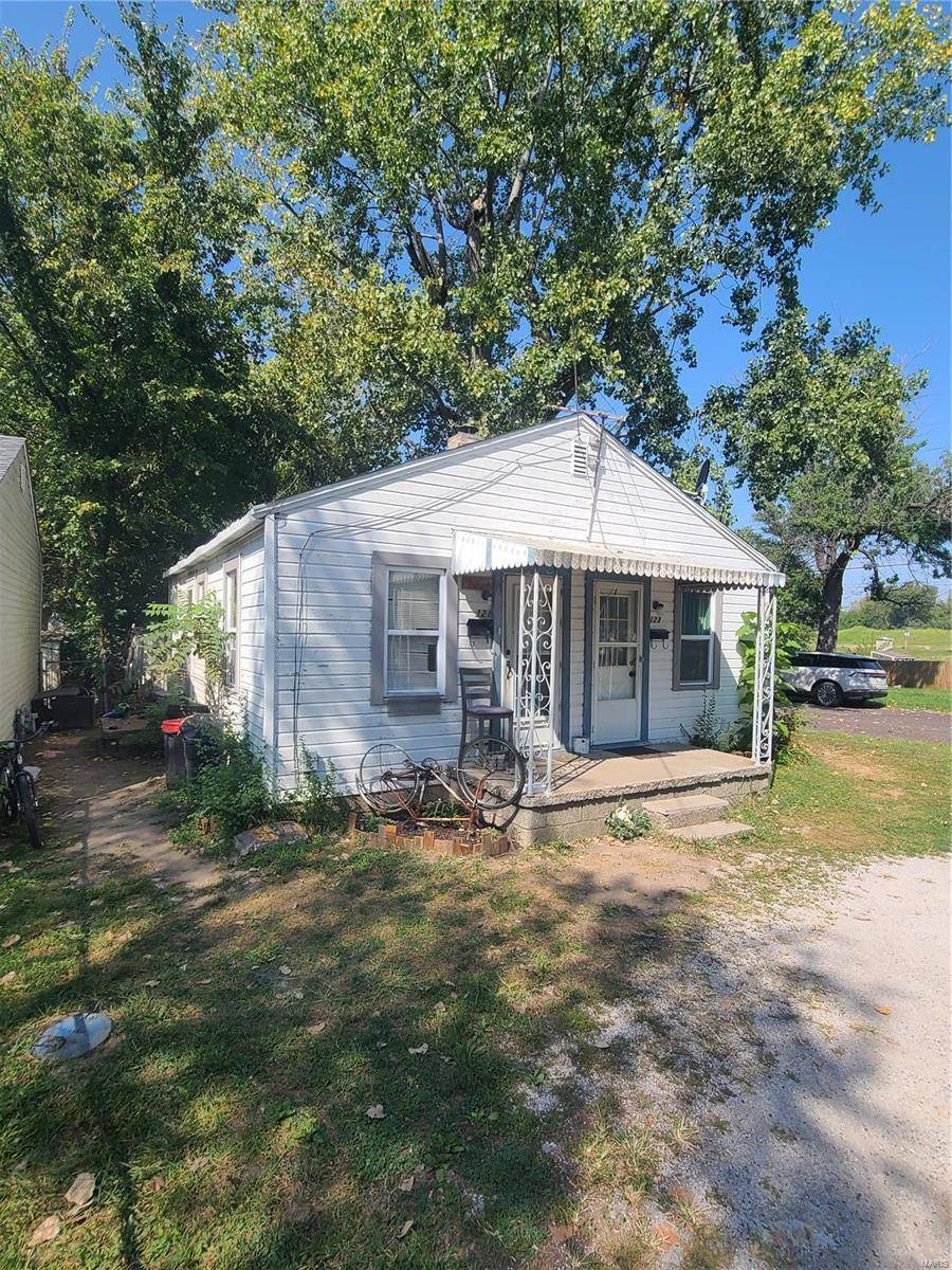 121 Hanner, East Alton, IL 62024