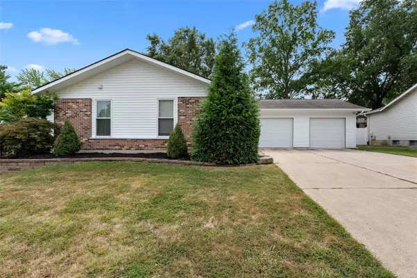 216 Mill Run LN, St Peters, MO 63376