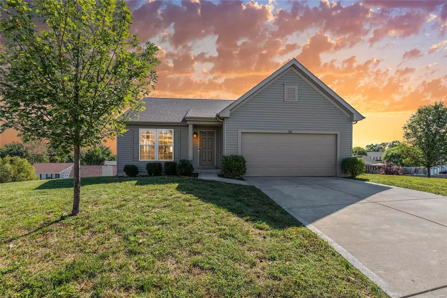 28 Crystal Meadow CT, Wentzville, MO 63385