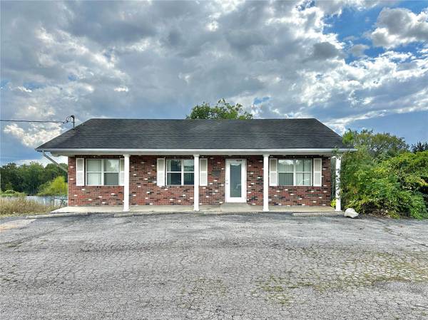 7742 State Route 30, Dittmer, MO 63023