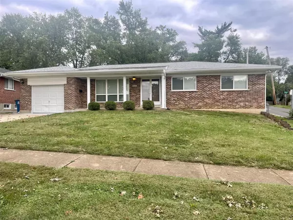 2642 WALTHAM DR, Mehlville, MO 63125