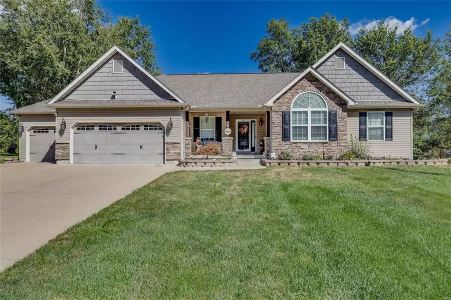 1341 Woodfield CT, Farmington, MO 63640