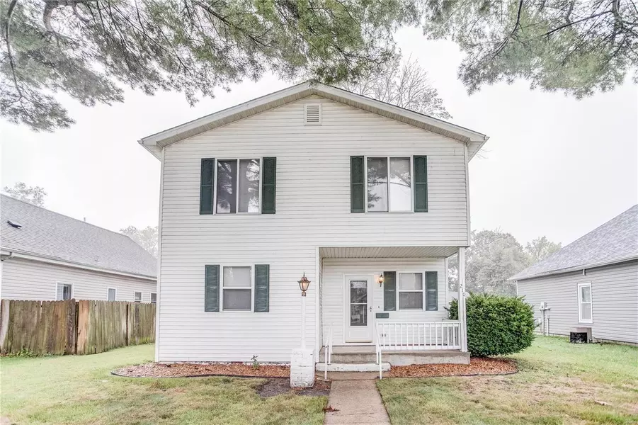 210 E Elm, Gillespie, IL 62033