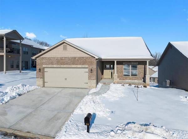 8083 Villa Valley LN, Caseyville, IL 62232