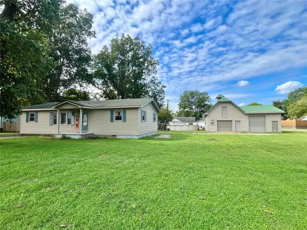 207 S Russell ST, Oran, MO 63771