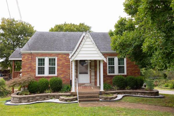 3512 Summit AVE, St Louis, MO 63129