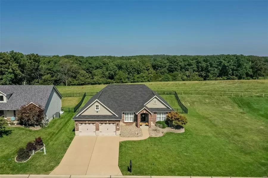 635 Alsace DR, Pevely, MO 63070