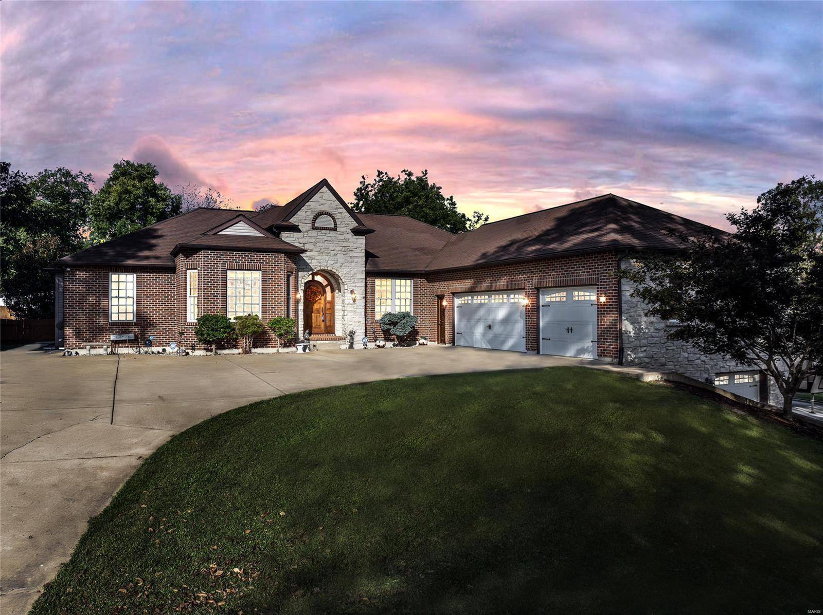 565 Lewis RD, Eureka, MO 63025