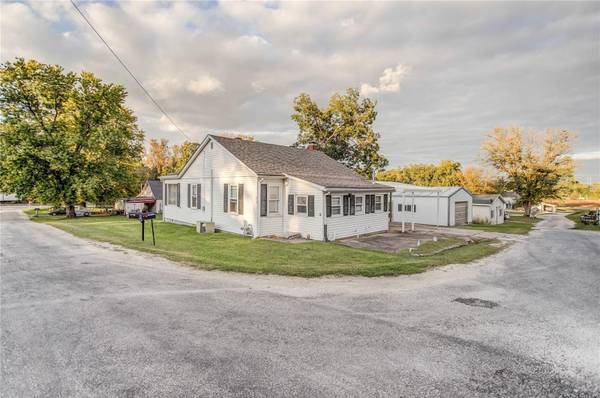 286 New Street W, Kampsville, IL 62053