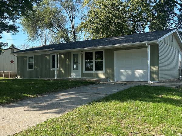 208 Tremont DR, Godfrey, IL 62035