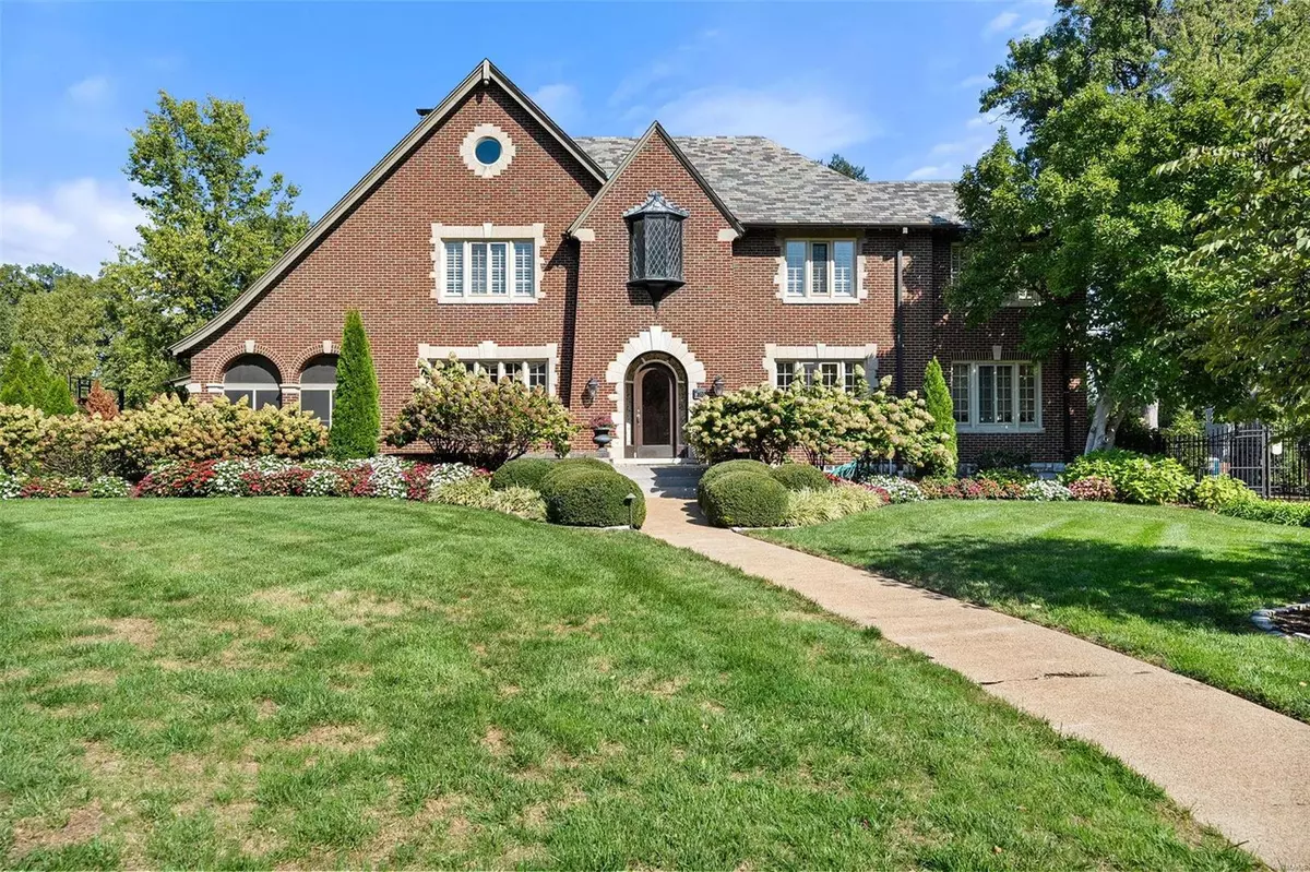 St Louis, MO 63130,7355 Westmoreland DR