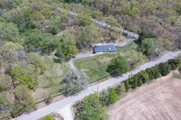 1336 Pond RD, Wildwood, MO 63038