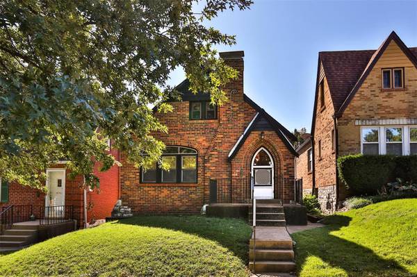 4042 Parker AVE, St Louis, MO 63116