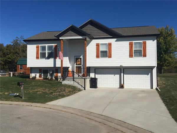 230 Village Circle DR,  Winfield,  MO 63389