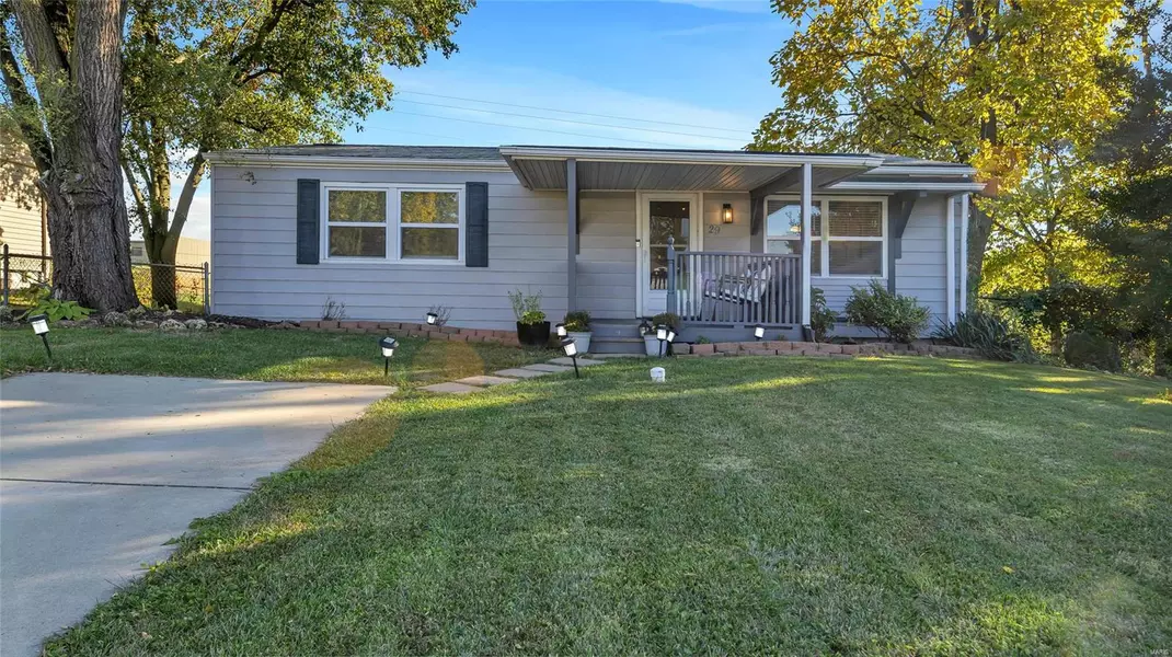 29 Hunting Creek RD, St Peters, MO 63376