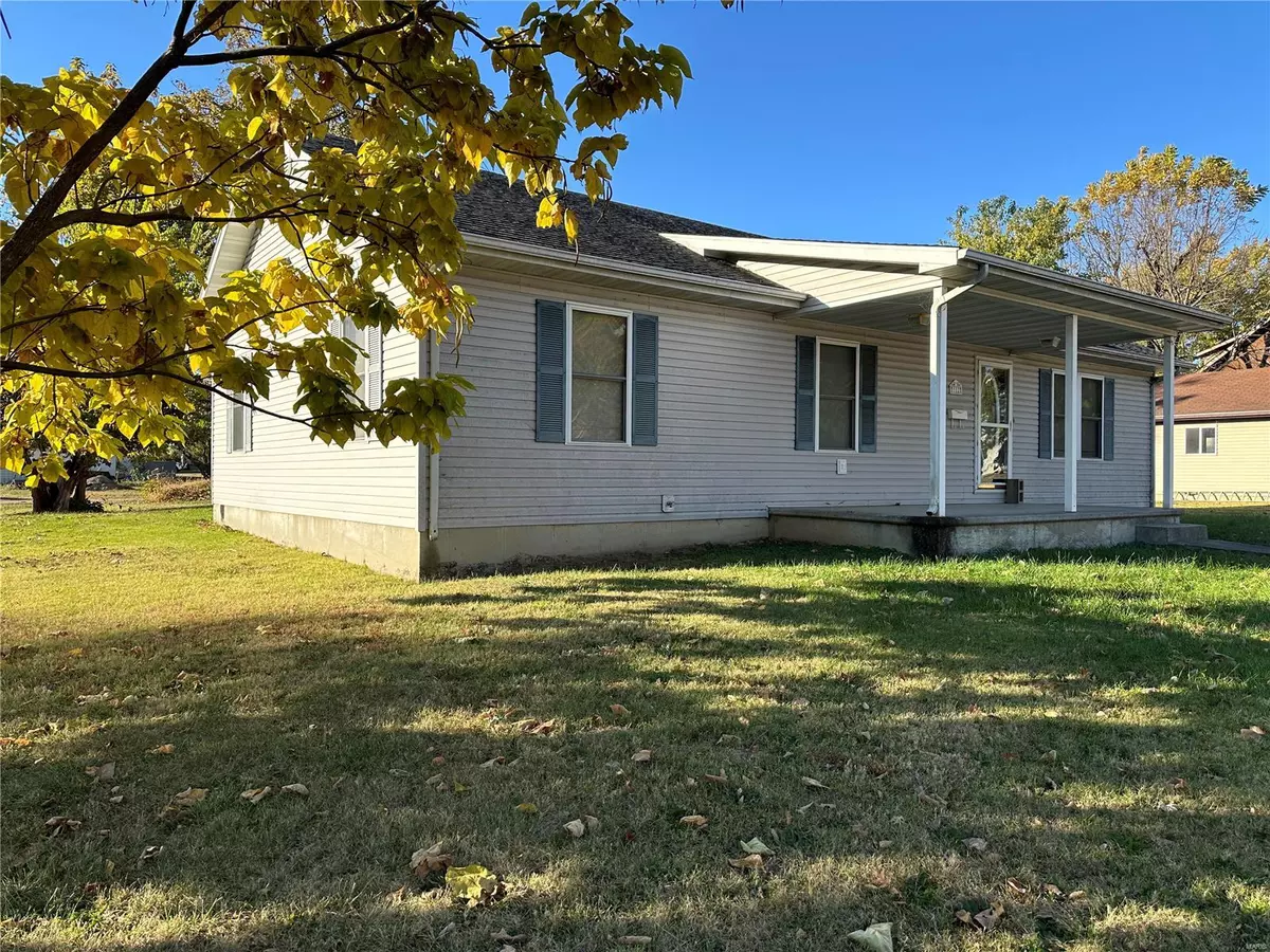 Owensville, MO 65066,112 E Madison AVE