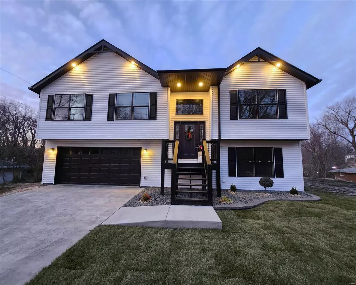 Collinsville, IL 62234,209 E JUDA AVE