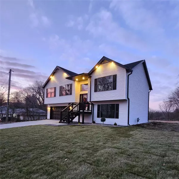 Collinsville, IL 62234,209 E JUDA AVE