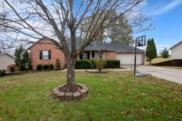 1469 Donna Lynn DR, Jackson, MO 63755