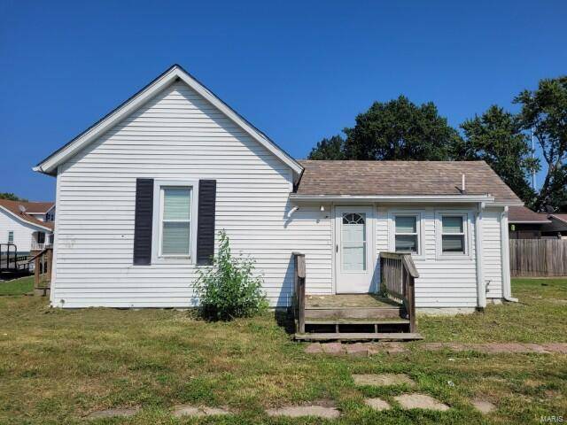 114 W 3rd South ST, Mount Olive, IL 62069
