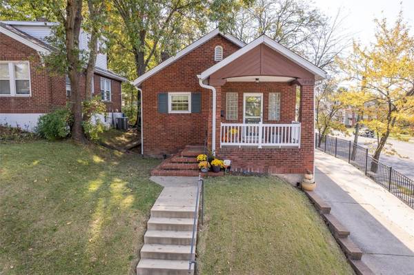 7456 Richmond PL,  St Louis,  MO 63143