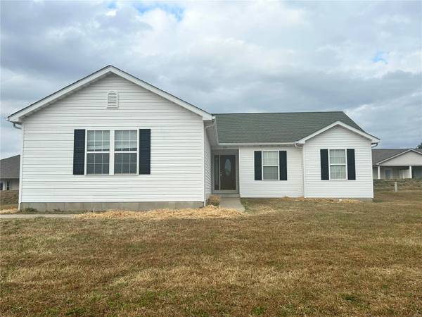 305 Bucking Horse, Farmington, MO 63640