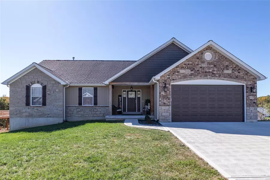 1540 Timber Wolf DR, Festus, MO 63028