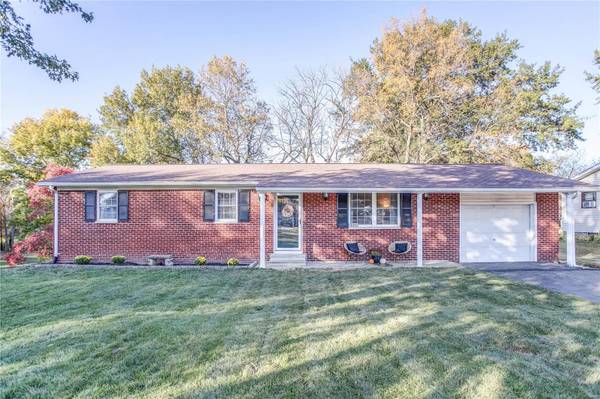 115 Echo LN, Bethalto, IL 62010