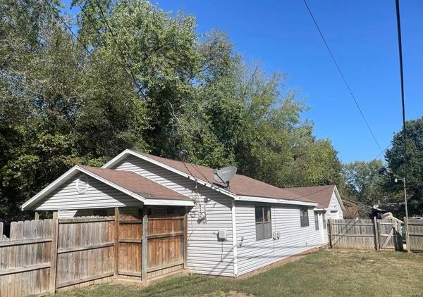 300 W 5th ST, Dixon, MO 65459