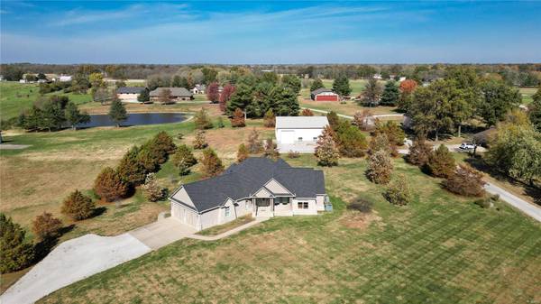 2193 Clover Leaf School RD, Belleville, IL 62223