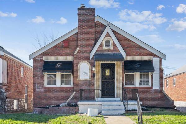 5926 McArthur AVE, St Louis, MO 63120